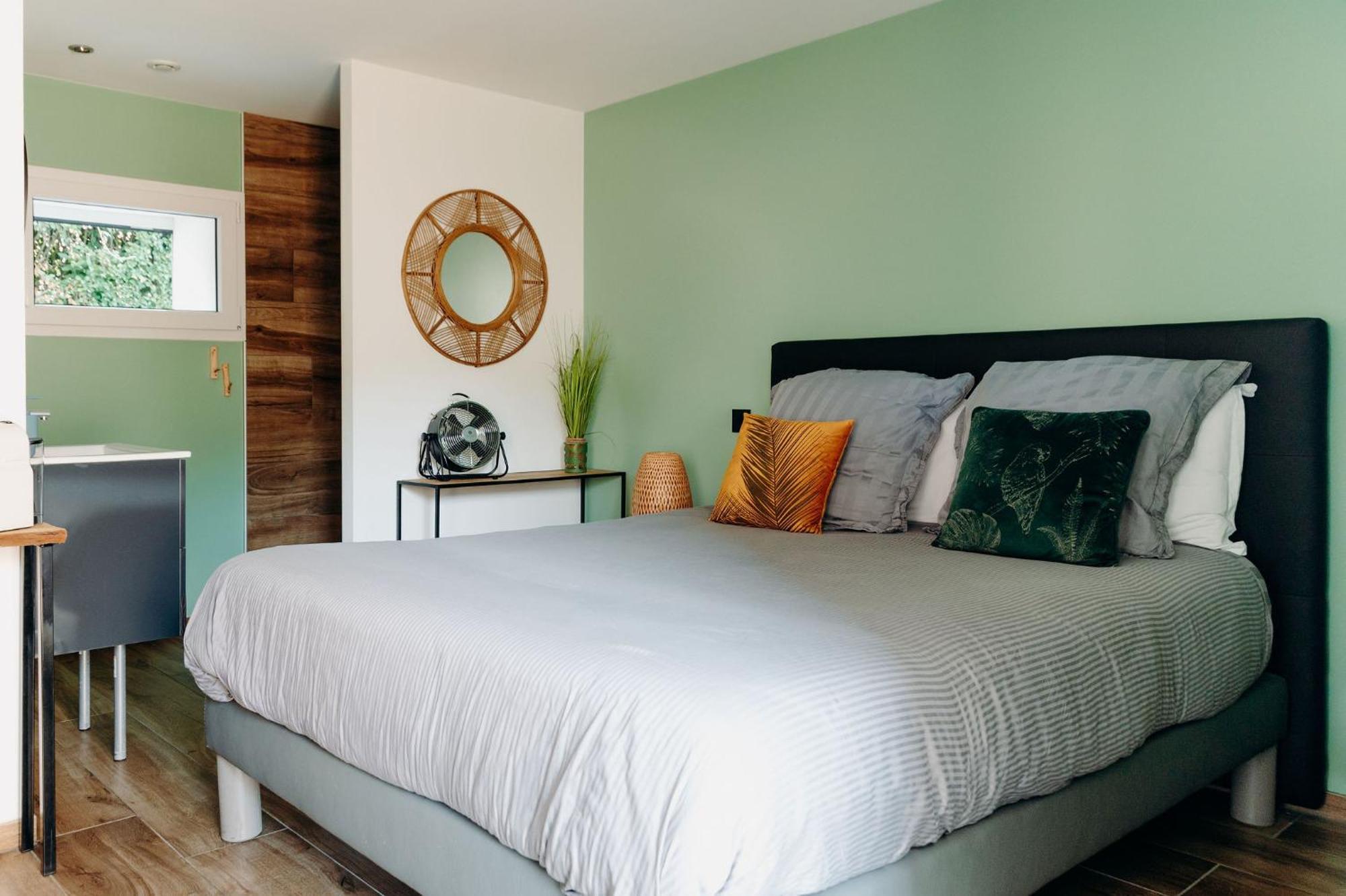 La Villa D'Helene 2 - Chambres D'Hotes Bnb Et Appartements - Клюз Екстериор снимка